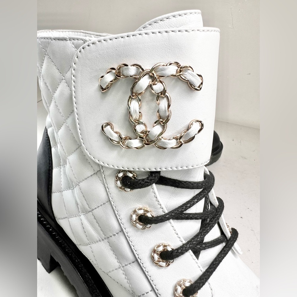 Chanel Shiny Goat Skin Interlocking CC Logo Combat Boots Size 39 - Picture 10 of 14